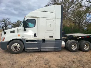 2017 FREIGHTLINER Cascadia 113