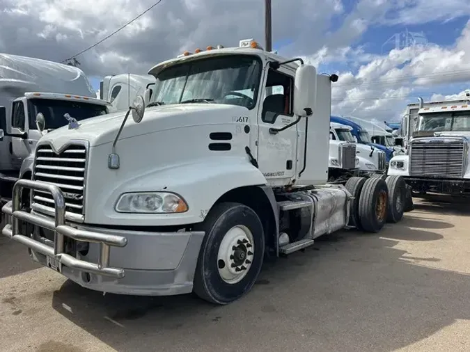 2014 MACK PINNACLE CXU613