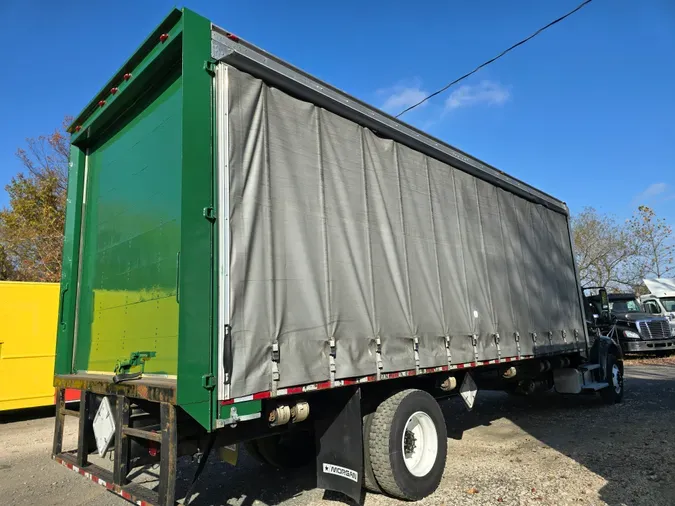 2019 FREIGHTLINER/MERCEDES M2 106