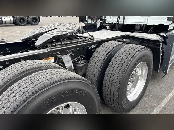 2021 FREIGHTLINER CA126