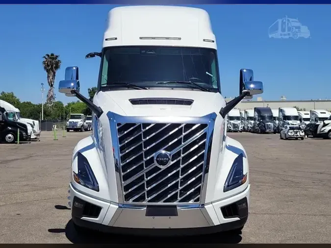 2026 VOLVO VNL64T860