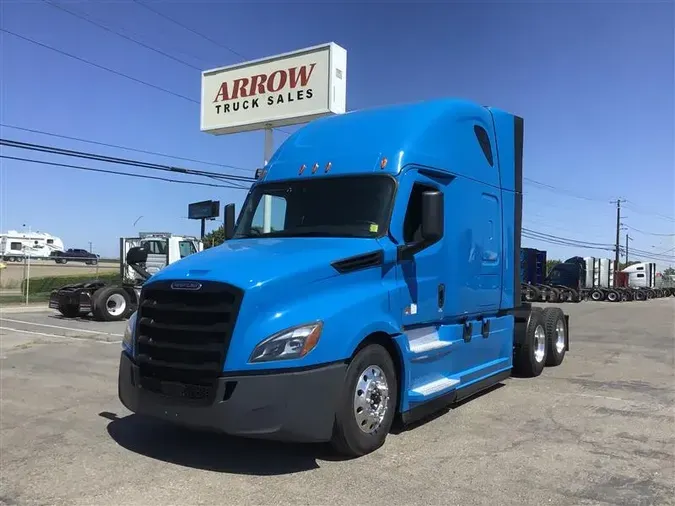 2021 FREIGHTLINER CA126