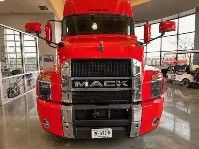 2020 Mack AN64T M742