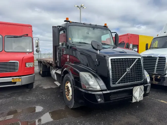2018 VOLVO VNL64-300