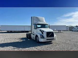 2018 Volvo VNL300