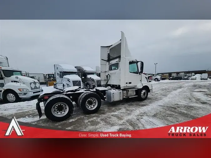 2018 VOLVO VNL300