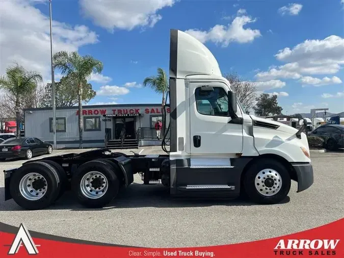 2020 FREIGHTLINER CA126