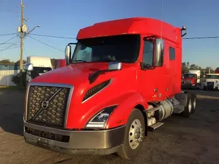 2019 VOLVO VNL740