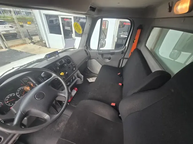 2019 FREIGHTLINER L1117/48