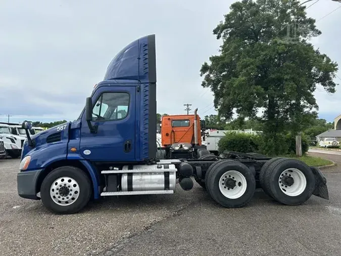 2018 FREIGHTLINER CASCADIA 113