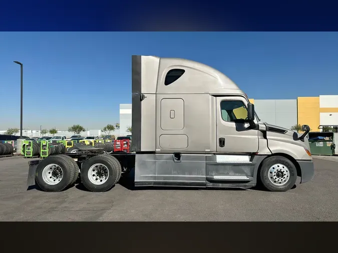 2020 Freightliner Cascadia