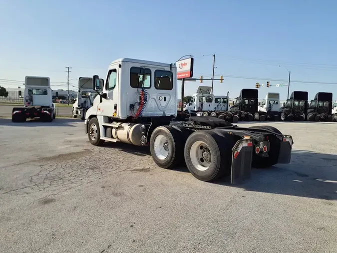 2020 FREIGHTLINER CASCADIA 125