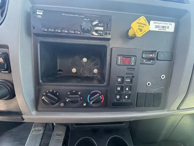 2019 Peterbilt 330