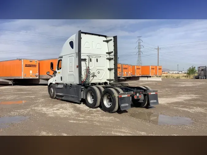 2022 Freightliner Cascadia