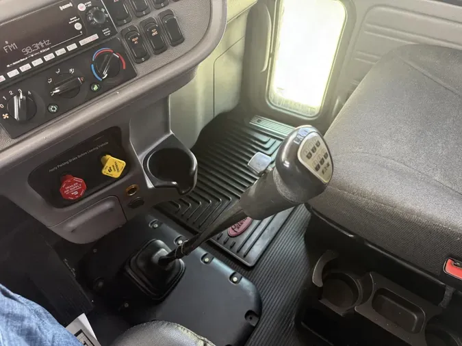 2019 Peterbilt 389