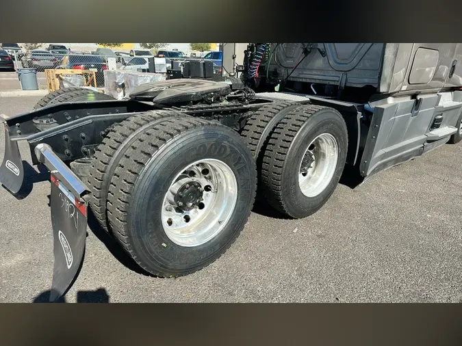 2024 Freightliner Cascadia 126982bfed4b3f4938d6694ca470f6ecef8
