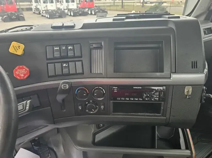 2019 VOLVO VNL42T 300
