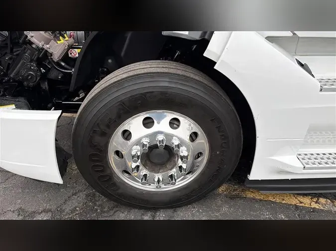 2022 VOLVO VNL64T860