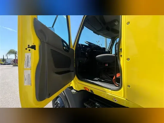 2018 INTERNATIONAL RH613