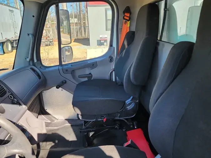 2020 FREIGHTLINER/MERCEDES M2 1069833f1addd6de6bcb130651a2a4cfb8a