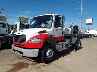 2015 FREIGHTLINER M2 106