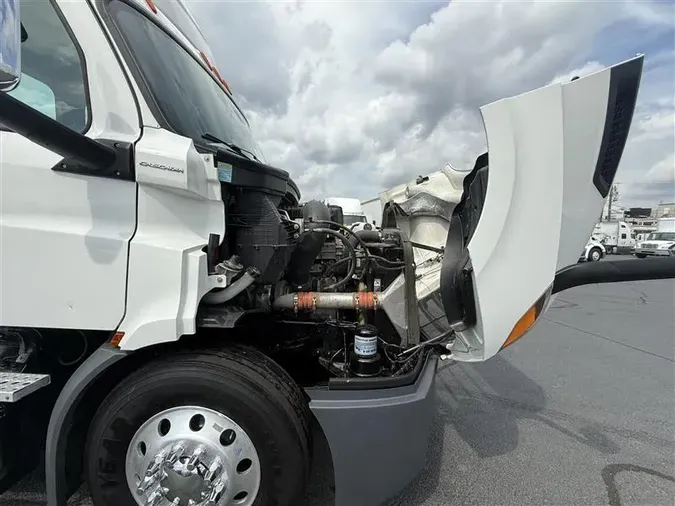 2019 FREIGHTLINER CASCADEVO1