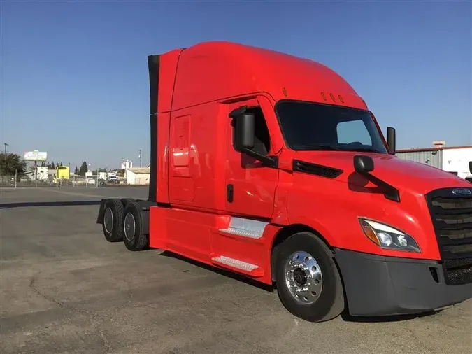 2023 FREIGHTLINER CA126