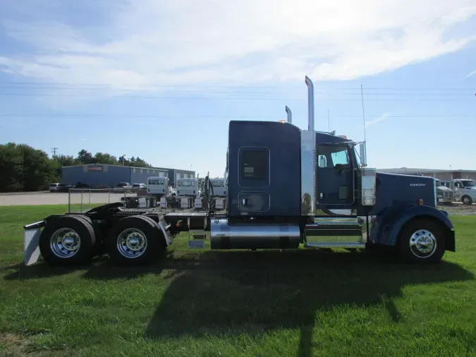 2026 Kenworth W900L
