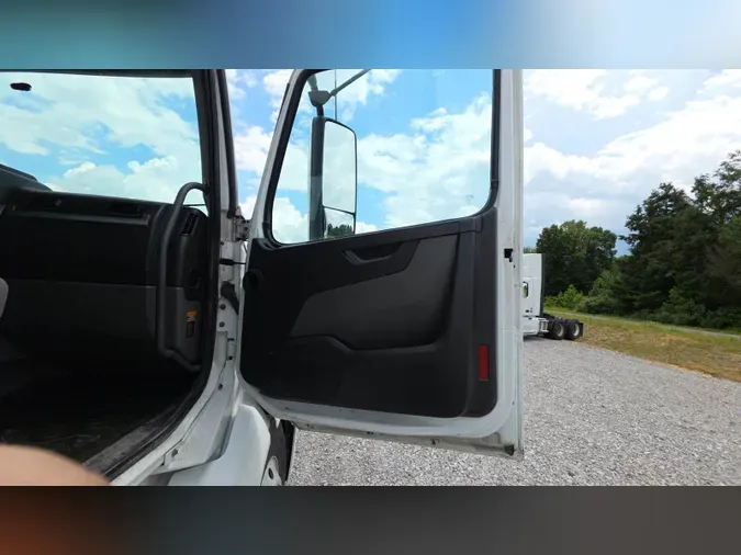 2019 Volvo VNL300