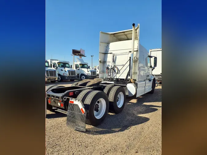 2019 VOLVO VNR64T-640