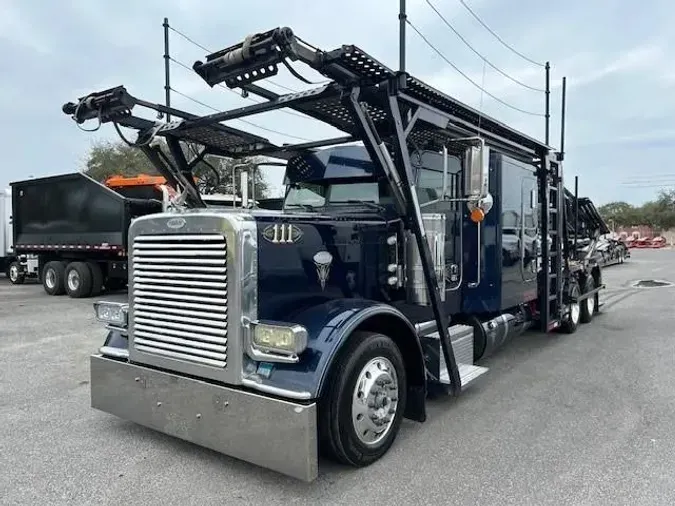 2022 Peterbilt 389