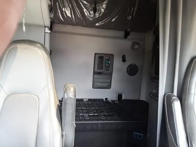 2019 VOLVO VNL64T 670