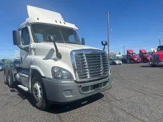 2016 Freightliner X12564ST