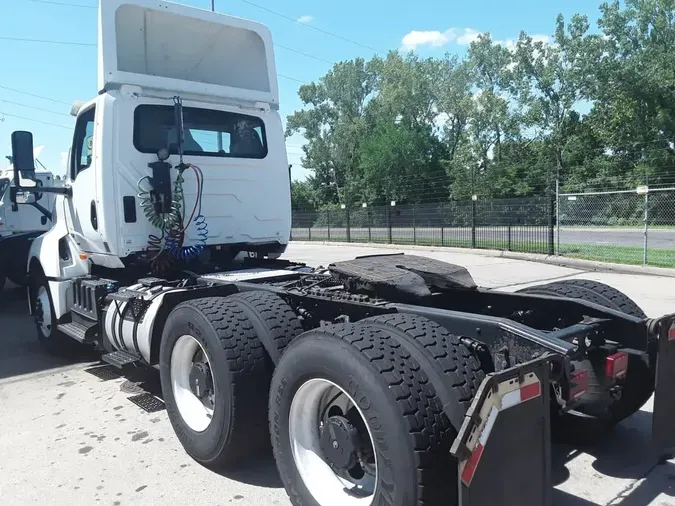 2019 NAVISTAR INTERNATIONAL LT625 DAYCAB T/A