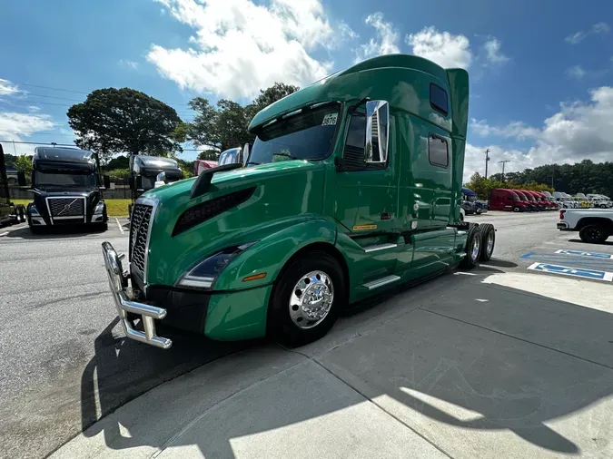 2021 Volvo VNL64T860