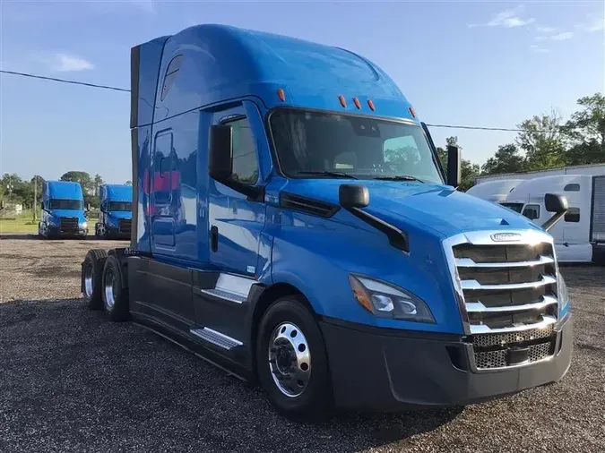 2021 FREIGHTLINER CA126