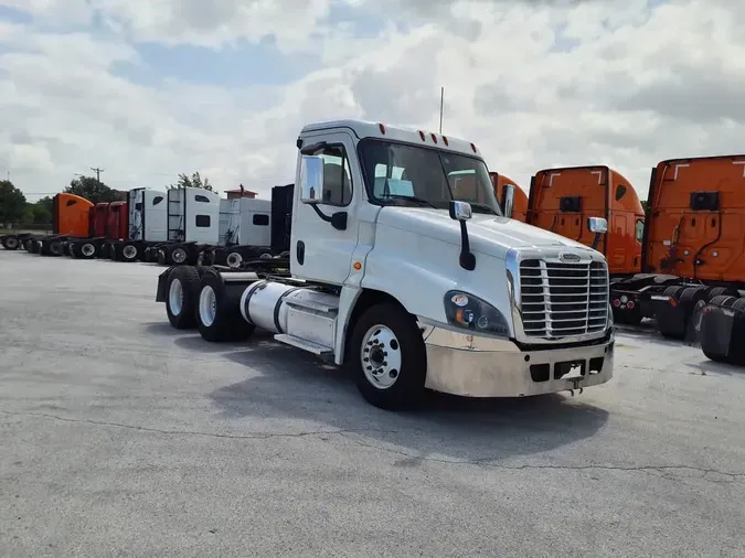 2020 FREIGHTLINER CASCADIA 125