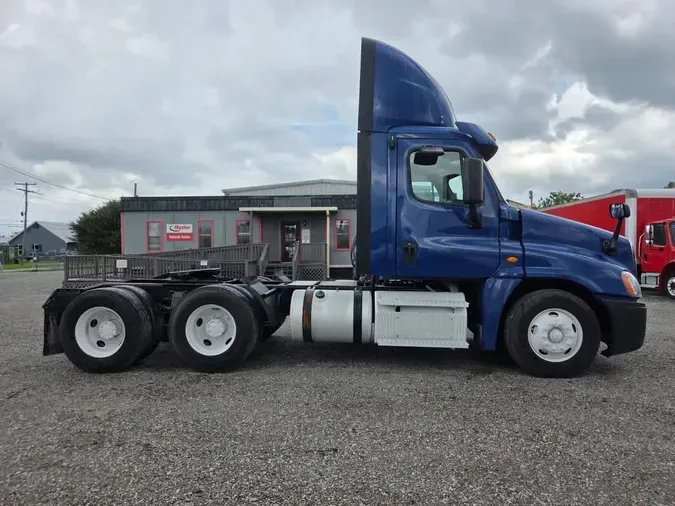 2020 FREIGHTLINER/MERCEDES CASCADIA 125