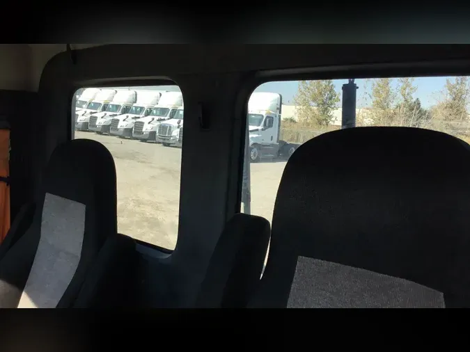2020 Freightliner Cascadia 126