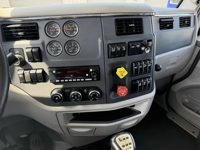 2020 Peterbilt 567