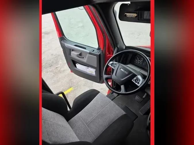 2020 FREIGHTLINER CA126