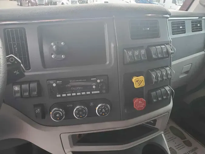 2023 PETERBILT 579