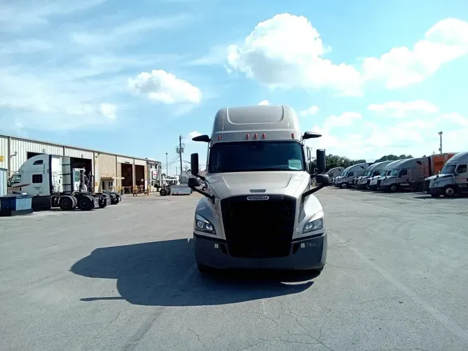 2023 Freightliner Cascadia 126