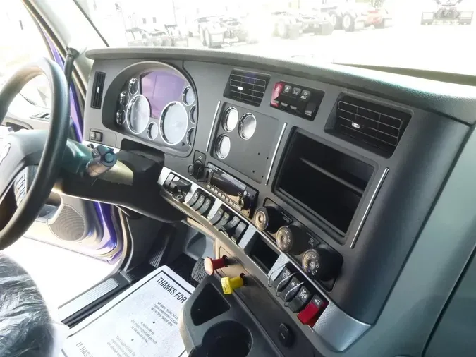 2022 Kenworth T680985f27221a813c9945e5f2931c34c9e6