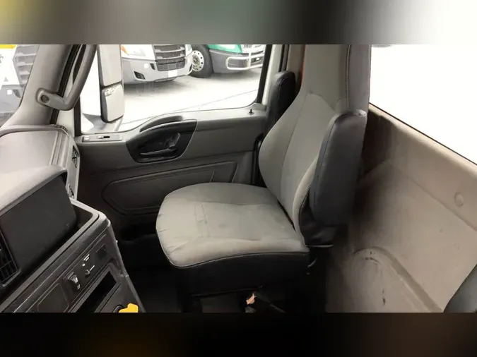 2021 International LT985f8b690e628dc485847773047baf95