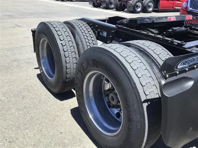 2021 FREIGHTLINER CASCADIA