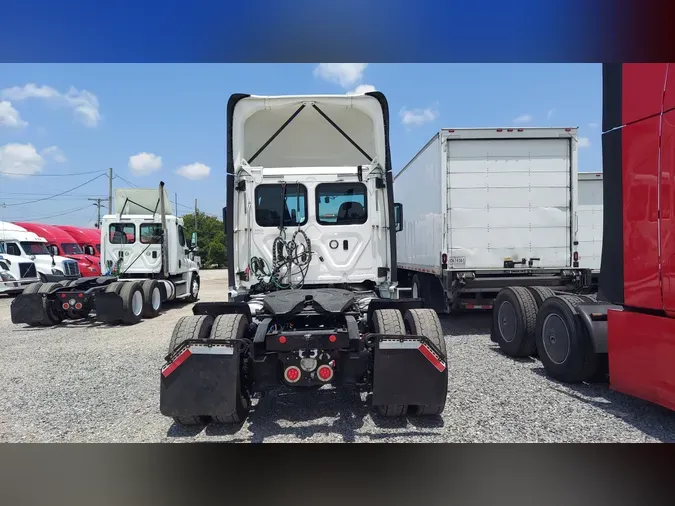 2018 FREIGHTLINER/MERCEDES CASCADIA 113