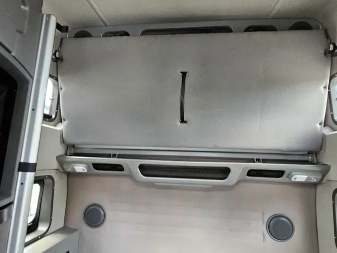 2023 VOLVO VNL64T860