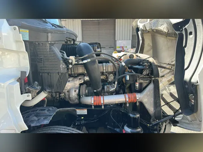 2021 Freightliner Cascadia 126