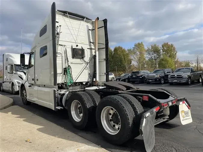 2021 VOLVO VNL64T760